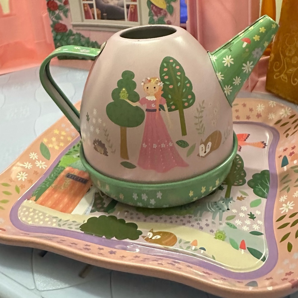 Floss & Rock Fairy Tale Musical Kids Pastel Colored Tin Tea Set